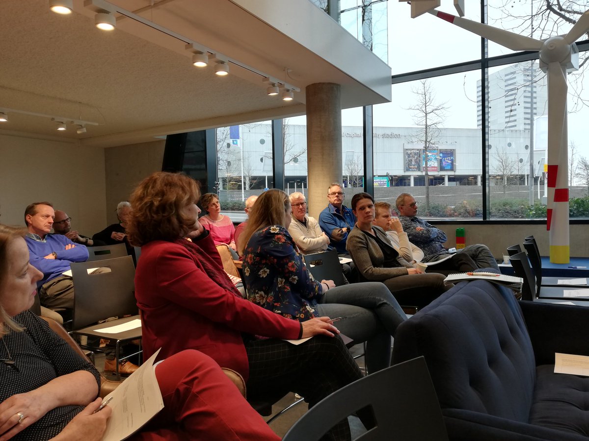 henny_ha's tweet photo. Top middag #noorderpoorters volle #Hotspot over 21skills in mbo. Presentaties aanbieders skillsmeters leidde tot dialoog over integratief onderwijs, feedforward, minder toetsen, wendbaar vakmanschap. https://t.co/CydHj6Ifrt