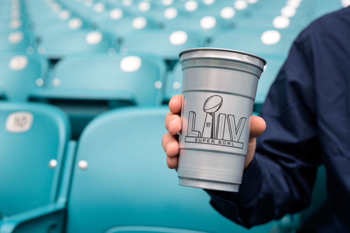Aluminum is replacing plastic at the Super Bowl theverge.com/2020/1/31/2111…