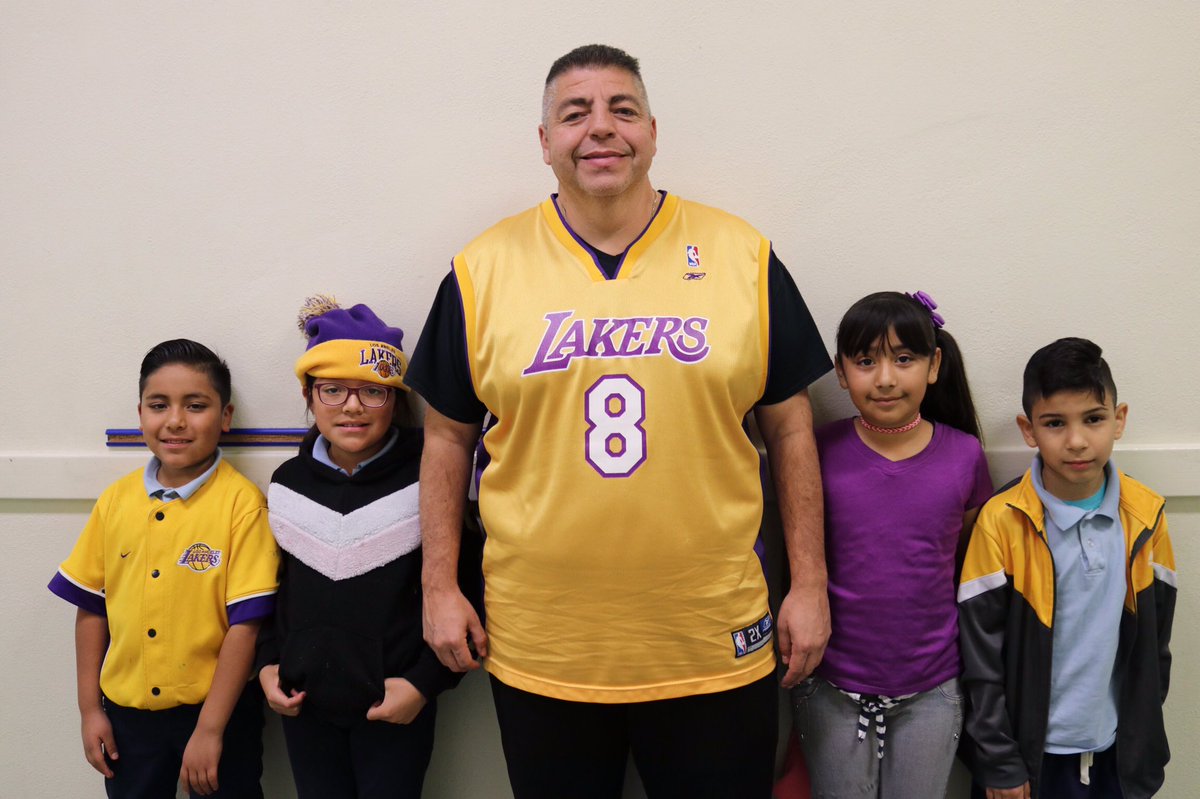 FigDolphins's tweet photo. In honor of Kobe Bryant’s Mamba mentality of perseverance, Figueroa Street Elementary is celebrating his legacy.
@richardvladovic @NBCLA @PartnershipLA @LAUSDLDSouth
#kobebryant #mambamentality #thefig #kobeandgianna #kobeforever https://t.co/rBX38cB5lJ