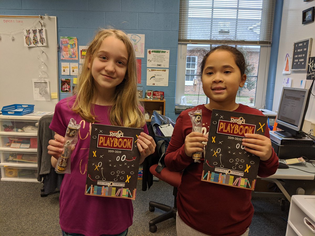 teach1fly's tweet photo. Congratulations to Emily from Mrs. Linhares's class and Jada from Mrs . Stevenson's class, our January MVPs... Most valuable playbooks! #rr_bulldogs, @RedskinsCR https://t.co/kVrEvZdpj1