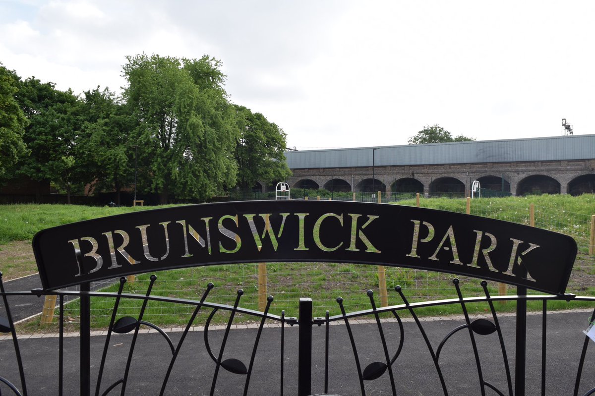 Help improve your park! Join us for the Friends of Brunswick Park AGM to learn what we have been doing to spruce up our small patch of green in Tottenham.

When: Tue 11 Feb, 7-8pm
Where: Brunel Walk Community Centre, 12 Brunel Walk, N15 5HQ*

* change from our usual venue