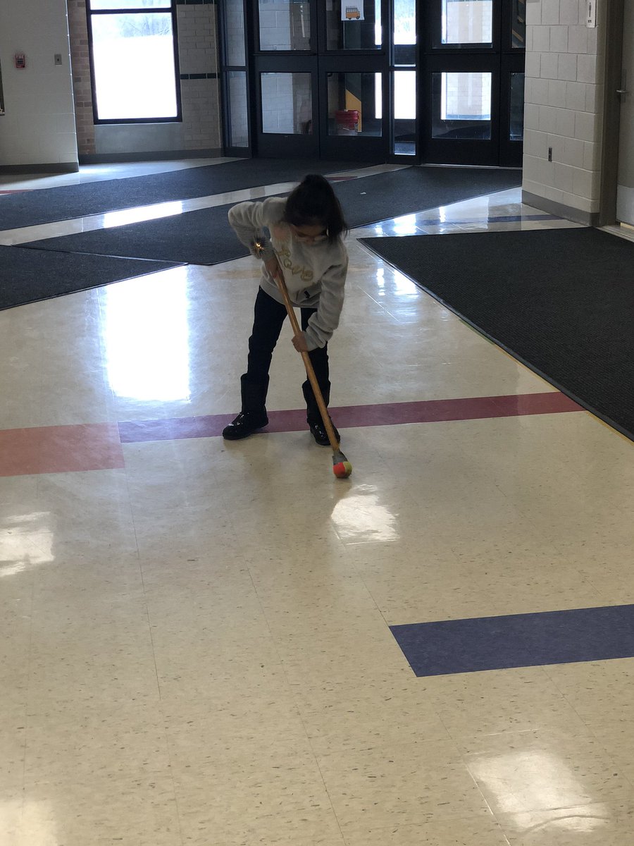 MrKnightSSS's tweet photo. Taking care of the hallways around Barnes this afternoon to make life easier for our custodians #warh #floorscuffers https://t.co/am6NTeyqGb
