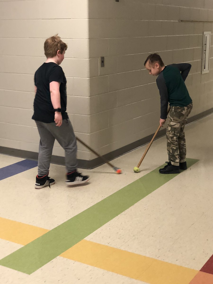 MrKnightSSS's tweet photo. Taking care of the hallways around Barnes this afternoon to make life easier for our custodians #warh #floorscuffers https://t.co/am6NTeyqGb
