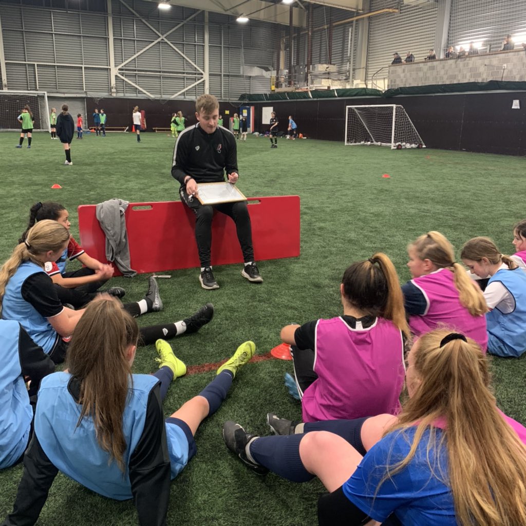 BcwfcSkills's tweet photo. ⚽️ Tonight’s session is designed by our coaches to encourage movement off of the ball to create space 

⚽️ @Brad_Wilson77 and @Nickydebonis leading on Small Sided Games &amp; @danielhuntred leading the technical practice

📧 Contact skillscentre@bristolcitywfc.co.uk to get involved https://t.co/GsF7dDNVA7