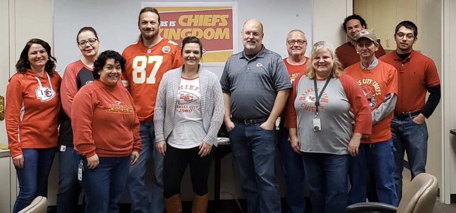 LVCountyKS's tweet photo. Leavenworth Country employees sported red and celebrated our team this afternoon. We're proud to see our boys going to the big game! ❤️💛 https://t.co/aC4CVYfp0G