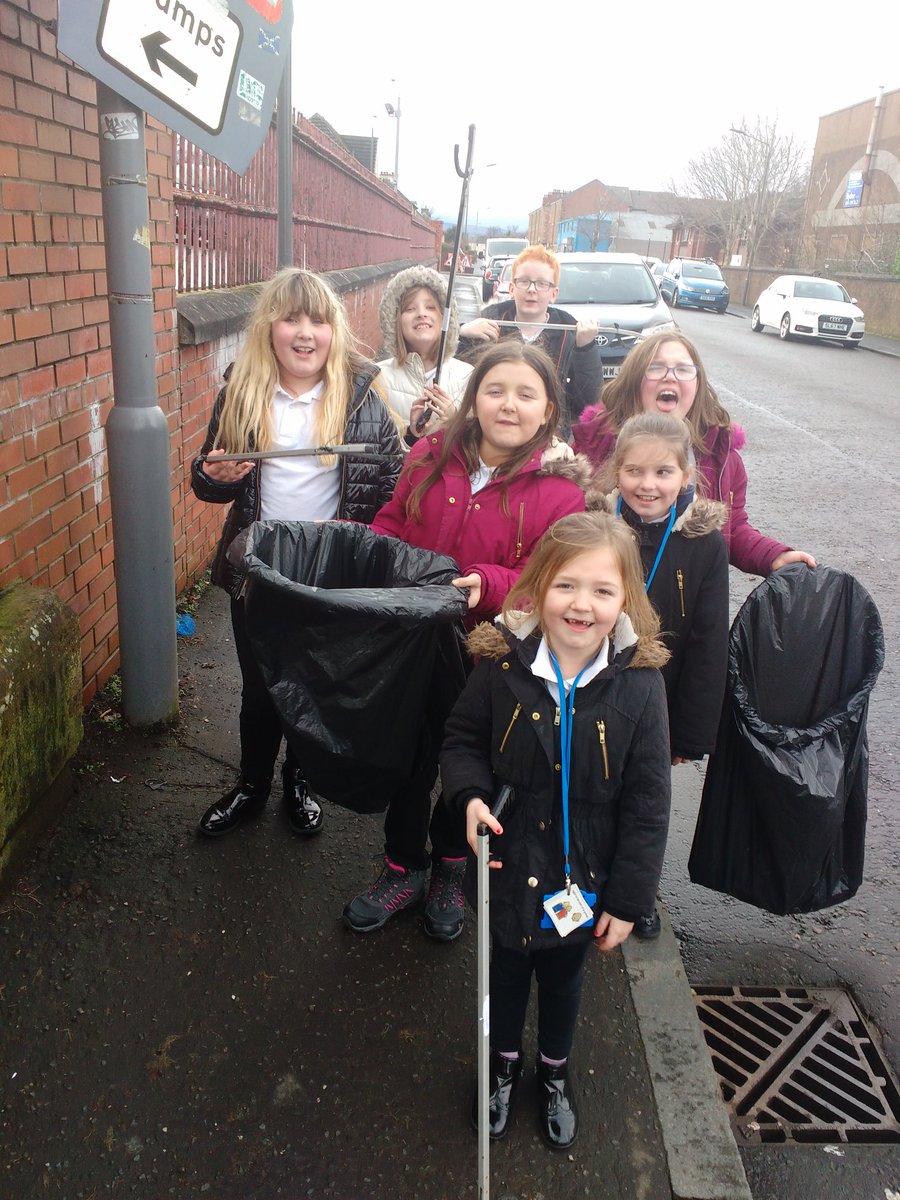 MrsHunter1467's tweet photo. Article 24 We have the right to a clean and safe environment. 
Well done to our fantastic Rights Group for tidying up our local area. We had good fun and we were thanked by local businesses. Great job 🌟 @carmuirsprimary #CarmuirsRights https://t.co/zQoZz1vsLO