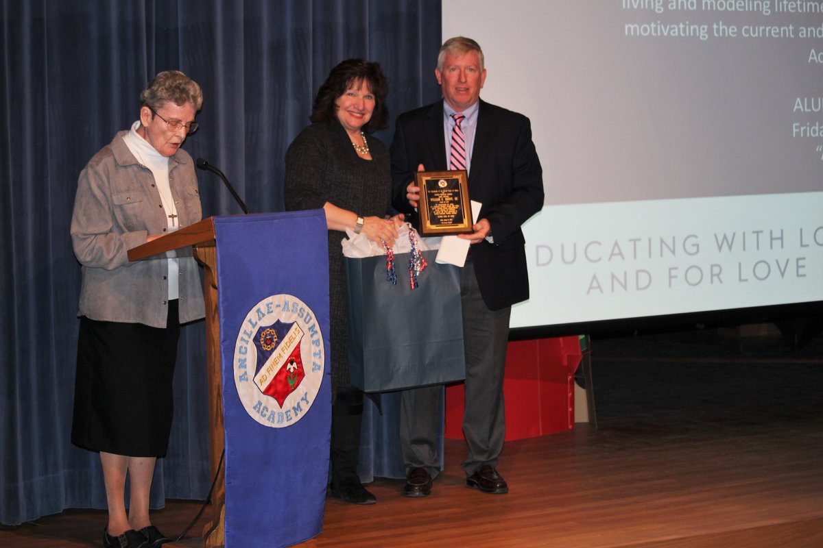 AncillaeAssumpt's tweet photo. Rounding out Catholic Schools Week, we celebrate Bill Ernst ’77, who is our 19-20 Alumni Hall of Fame Honoree!  Bill was recognized at a ceremony on campus this morning for demonstrating the values of a Handmaid education through faithful service to the school and his community. https://t.co/3qFahTTMMe