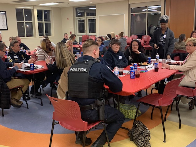 HealingPlace_KY's tweet photo. This week, we hosted 2 community meetings as part of @LMPD's #SynergyProject. Meetings like these are an opportunity to hear all voices &amp; create a community where residents &amp; officers feel safe. Thanks for asking us to be part of this important conversation. #ThisWorkSavesLives https://t.co/nk4nSuWhoh