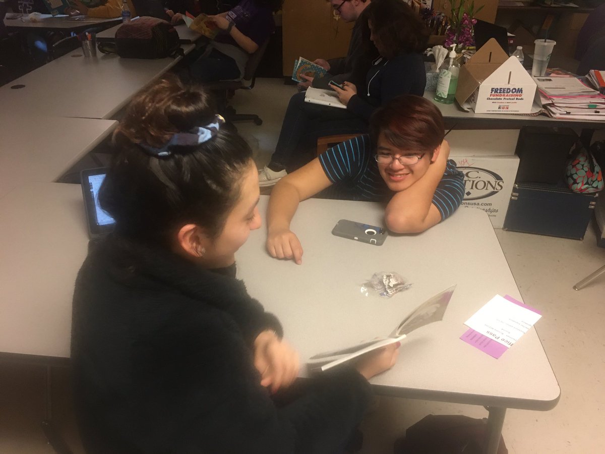 SFutureteachers's tweet photo. 5th period really enjoyed their reading role play! https://t.co/5wiiDFUFm9