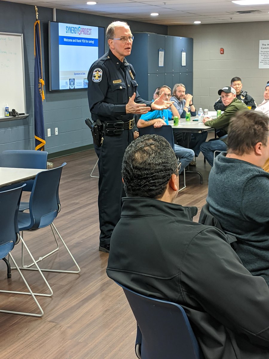 HealingPlace_KY's tweet photo. This week, we hosted 2 community meetings as part of @LMPD's #SynergyProject. Meetings like these are an opportunity to hear all voices &amp; create a community where residents &amp; officers feel safe. Thanks for asking us to be part of this important conversation. #ThisWorkSavesLives https://t.co/nk4nSuWhoh