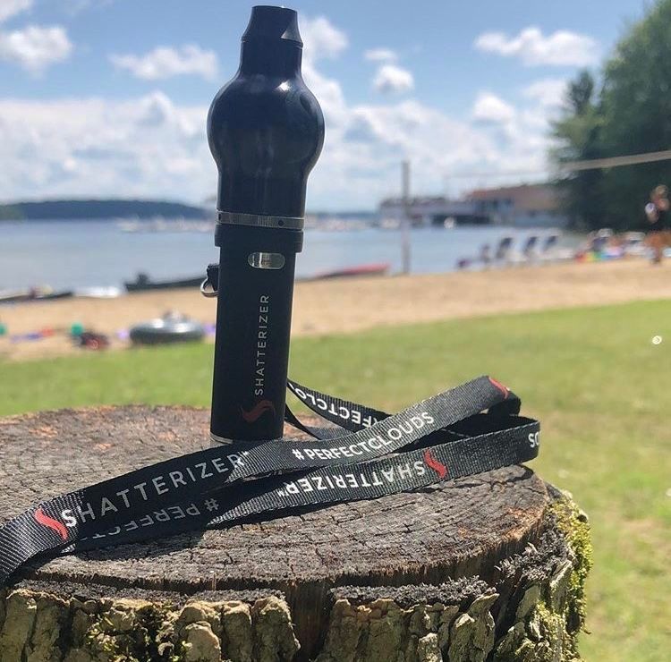 canndoraclub's tweet photo. We love this quiz our friends at Her(b) Life put together about the #Shatterizer. What type of #perfectcloud are you?💨💨💨
https://t.co/ueNGGDYbPP
@the_herblife @askcannaqueen @ShatterizerVape
 #CanndoraClub https://t.co/bhDX22bSlz