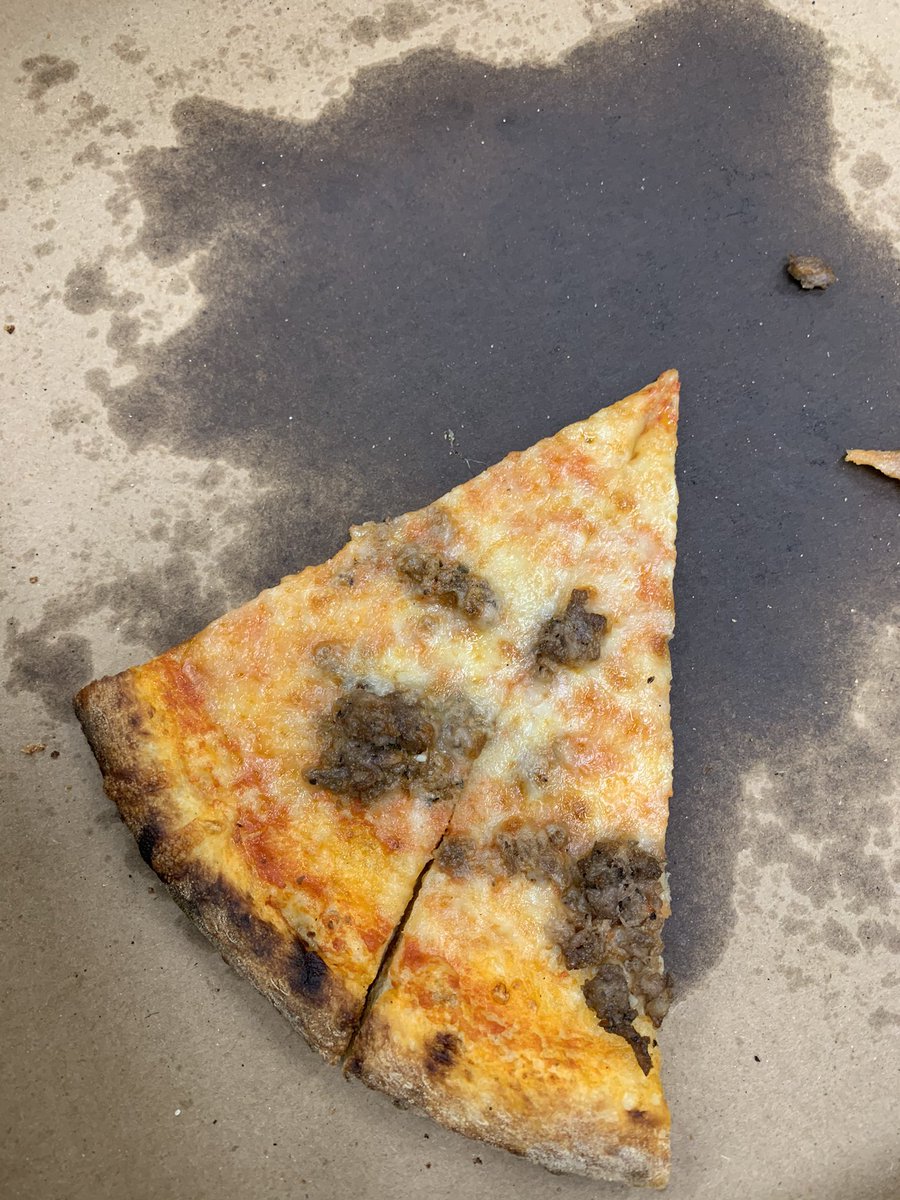 JeffKnappD36's tweet photo. Special thank you to @PizzeriaDeVille for not only presenting to the Rockland students but also feeding the Rockland staff! Not much left after the teachers were done with it! π #D70Raptors #EveryoneLovesPizza https://t.co/gahO7QPjMs