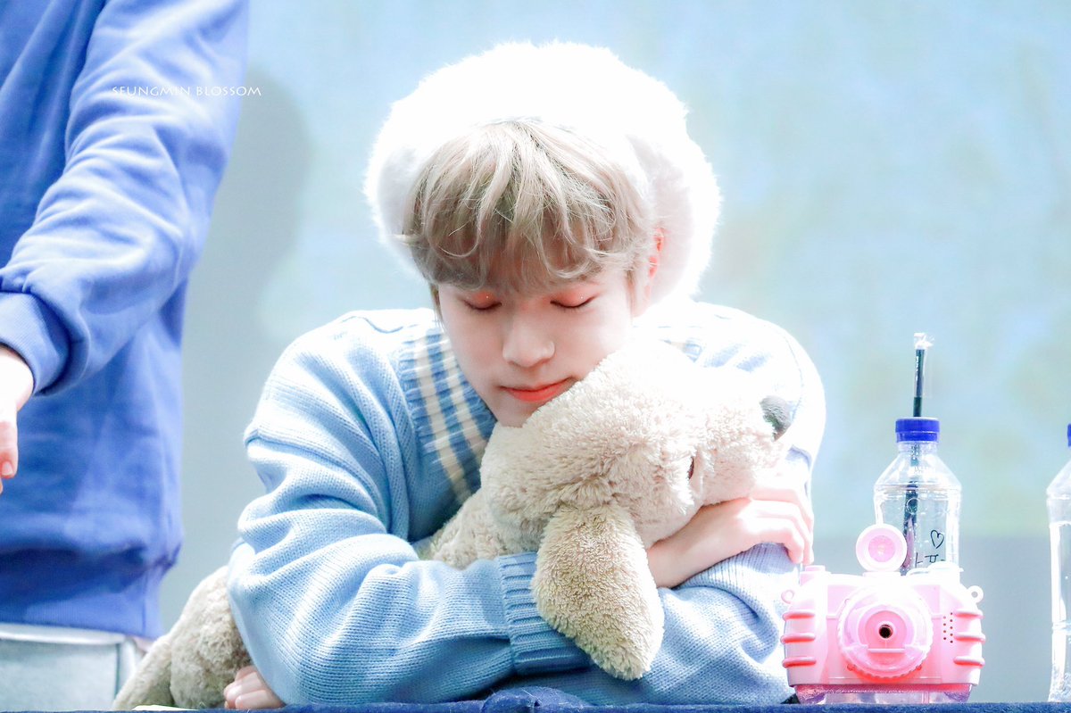— 200131  ↳ day 31 of 366 [♡]; dear seungmin, you have no idea how happy you made me when i saw that you posted because i missed you so much, i really hope you are having a great time in atlanta and good luck today at the concert angel, i love you to the moon and back