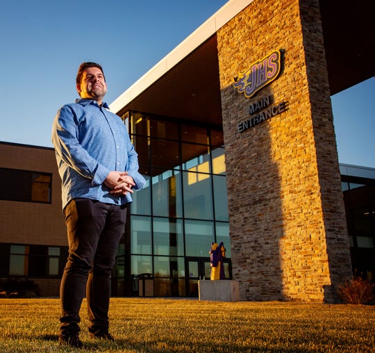 GUAlumni's tweet photo. #HoyaHighlight: Walking away from a job at Google in NYC, Scott Syroka (C'16) decided to return to his hometown in Iowa to run for city council. He was elected last November and is one of the @DMRegister’s 15 People to Watch in 2020.
Read more: https://t.co/HJuof6oEYm https://t.co/ShQZxL0WBq