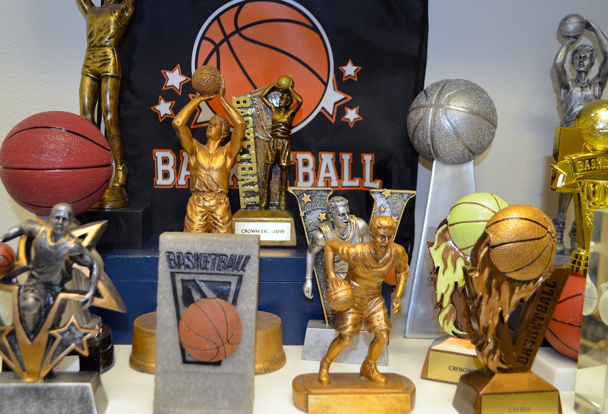 crowntrophyfm's tweet photo. Our thoughts and prayers are with the families of those lost this week with basketball great Kobe Bryant as we remember that every day is a day to #CelebratePeople
#Kobe #KobeRIP #CrownTrophy #WeCelebratePeople #ilovefargo https://t.co/auH34jvsHB