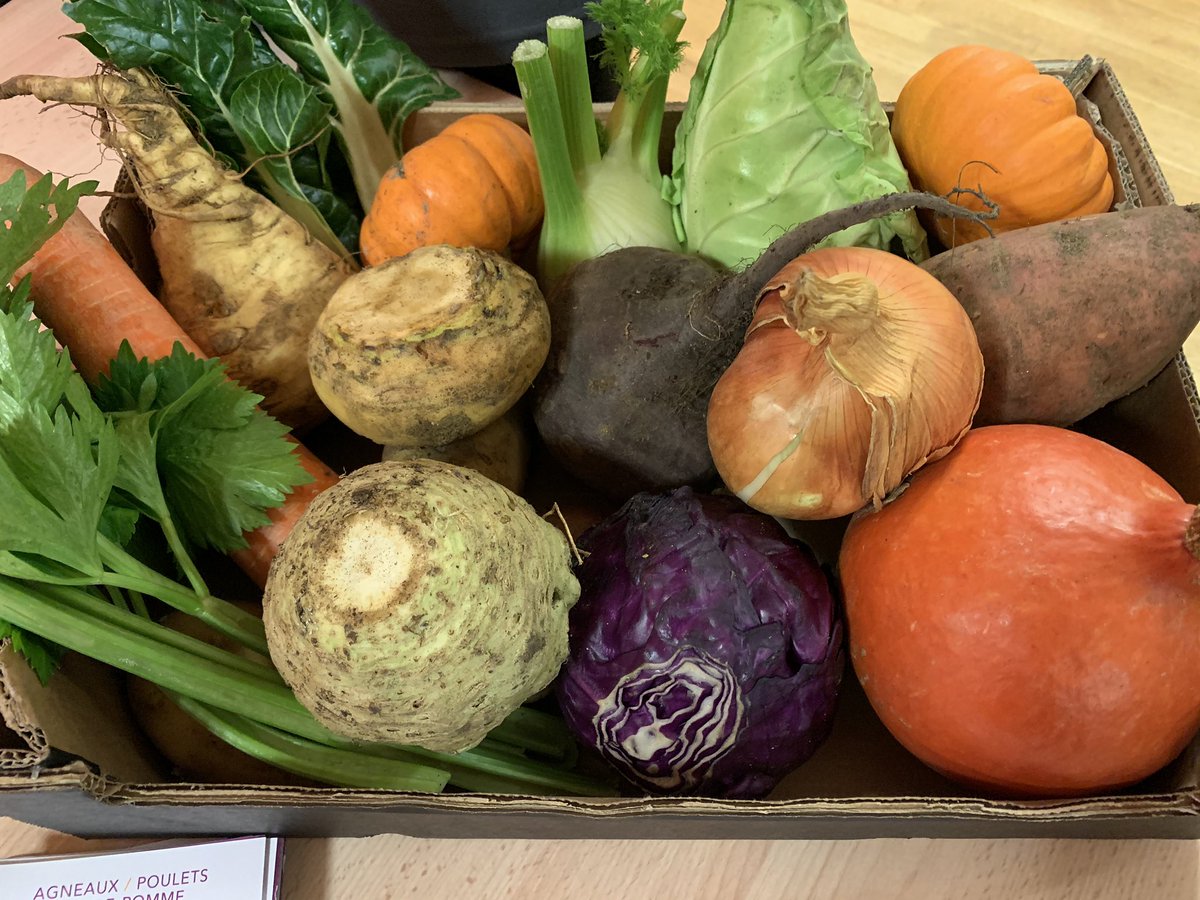 Girard64732891's tweet photo. Soirée rencontre sur le bien manger merci aux 60 participants pour le partage des idées , Marietta toujours à l’écoute des citoyens et ce soir pour moi 3 nouvelles idées à retenir pour notre restauration Collective  @. @AvecMarietta @denisvincent72 https://t.co/CUbdXRqxUN
