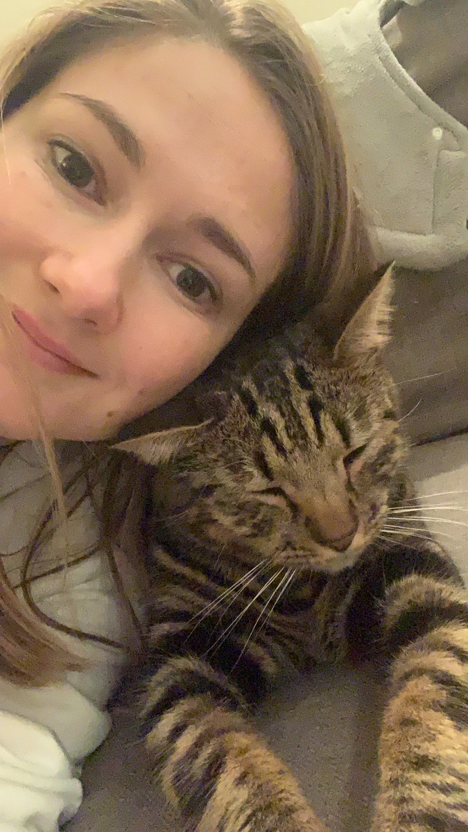 lizzie_js's tweet photo. Finally home to this prick, after a brilliantly inspiring first week of #clorepulse @NortonParkQ. Thanks so much to @CloreLeadership and all the incredible speakers as well as to legends @ETTtweet for supporting me to do it 🙏 https://t.co/SolS09Cc7n