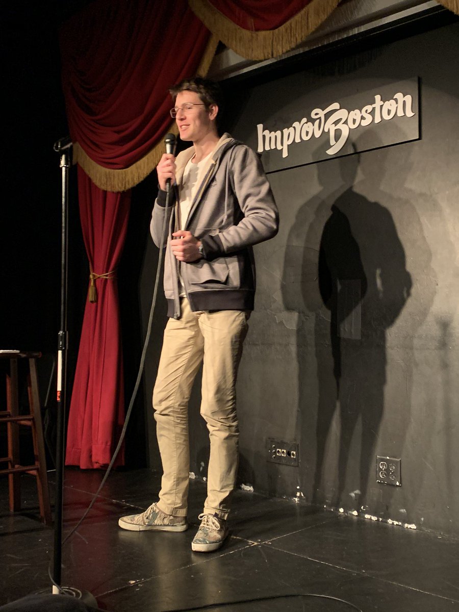 FarrisnFriends's tweet photo. These comics discussed everything from sex to marriage to instant ramen... 😂👏🍜 #StandupForSnackcakes https://t.co/VMjeyOFUQS