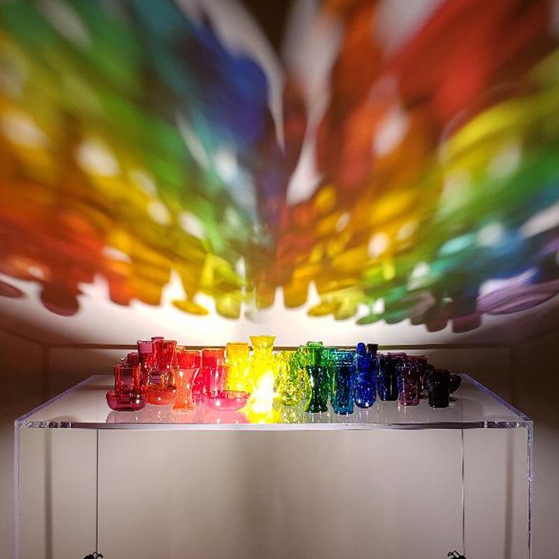 AmericanFrame's tweet photo. We stopped by The @ToledoMuseum of Art today to experience "Fireflies on the Water" and to participate in #inspireyourheartwithart day. How does art inspire you?
#KusamaTMA #InfinityRoom #TMAmoment #art #toledo #roygbiv #paint #fireflies #tma https://t.co/8xkFejfnnL