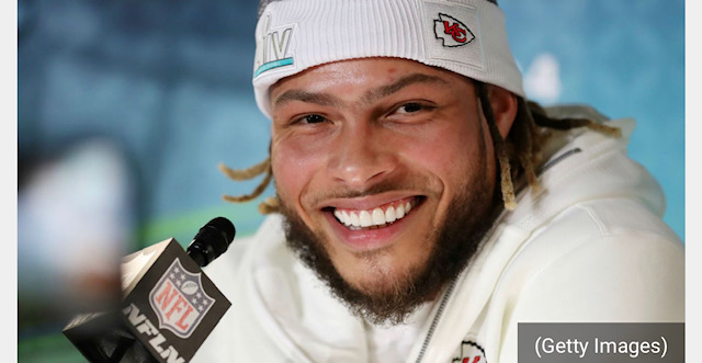 LovesKansasCity's tweet photo. It is all #KC love for #32 @Mathieu_Era from The Tyrann Mathieu Foundation Board.  He is kickass on and off the field.  We are so proud.  #SuperBowlLIV  #KCChiefs https://t.co/obfhV1n6IR