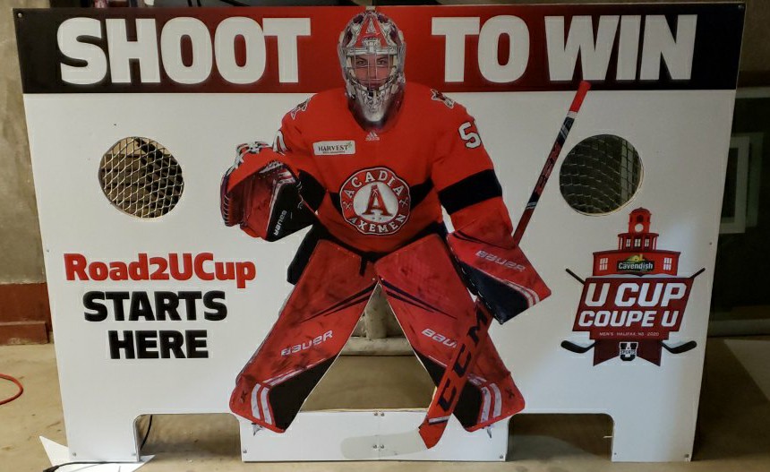 KevinRDickie's tweet image. I'm a big @loganflodell guy but some serious holes for fans to score tonight @USPORTS_Hockey #Road2UCup #AreUIn?