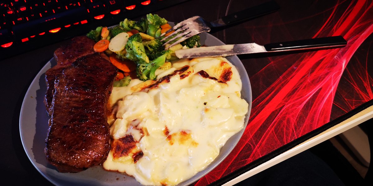 Ecatrix_'s tweet photo. @GordonRamsay Rate my food pls :D #RateMyFood #RIPmeat #TastePerfect #animalkiller #goVegan #letmebefat #VikingCooking #Protein #HaveAGoodDinner #twitch #twitchtv #ITSRAAAAW #VeGanDoThis #CookingForNoobs #NorwegianBoy #GamerNerd
My chat decided hashtags hehe https://t.co/3wLtGKQ1g2