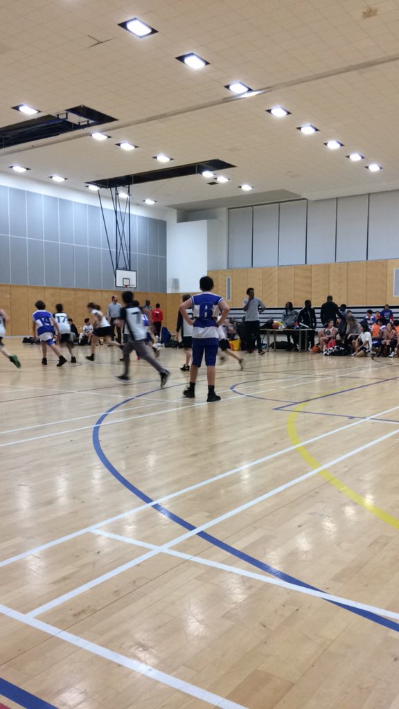 Canada_Blanch's tweet photo. Emocinoantísimo partido de baloncesto esta tarde en Kensington Leisure Center. https://t.co/d8srcm1zwc