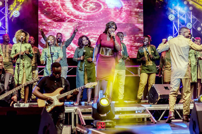 lastmusekiwa's tweet photo. The Best Duo/Group
#StarFMMusicAwards2020
1. Fusion 5 Mangwiro – African Woman
2. Fusion 5 Mangwiro - Katarina
3. Ngoma Ingoma – Malobolo
4. Joyful Praise – Ngoro Yeminana
#MusicInColour https://t.co/JAJYYyUHms