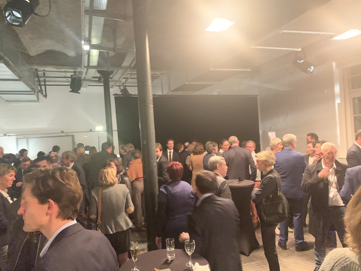 Beaucoup de clientsprésents ce soir pour #lesfollesjournees de Nantes c’est un plaisir d’échanger avant le concert!!!
<a href="/LapeyreN/">Nico</a> <a href="/blanpain_b/">BLANPAIN-B</a> <a href="/PatriciaAlpes/">Patricia</a> <a href="/nebout_arkea/">Thomas NEBOUT</a> <a href="/arkea/">arkea</a> <a href="/Institutionnels/">Le Blog des Institutionnels et de l'Immobilier</a> <a href="/blog_commerce/">Le blog du E-Commerce</a>