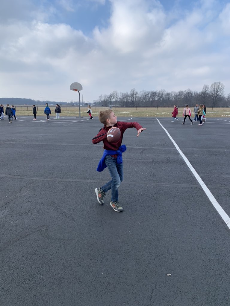 MissBates11's tweet photo. We love extra recess! #HappyFriday https://t.co/auLtzaBLd4