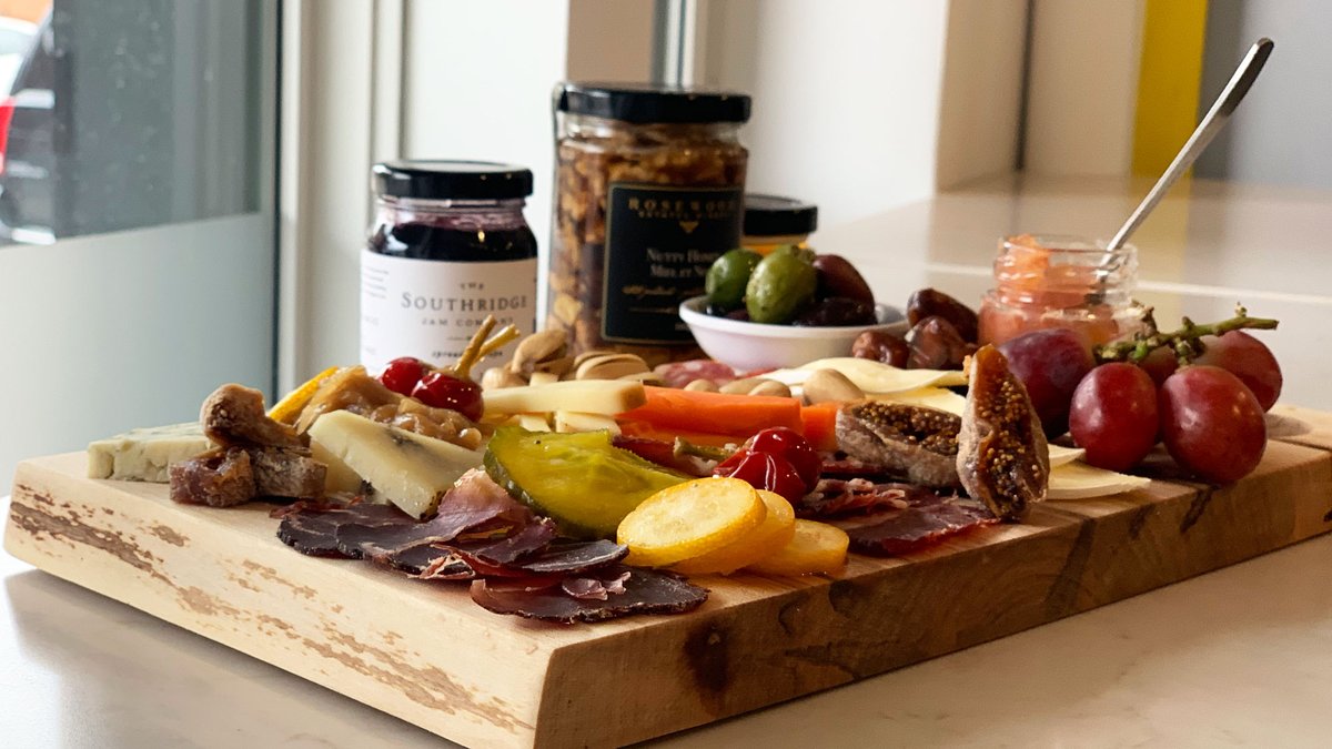 Chz Plz grand opening in #PortDalhousie tomorrow 12pm. Read more: stcatharinesstreet.com/2020/01/31/chz… #OurHomeStC