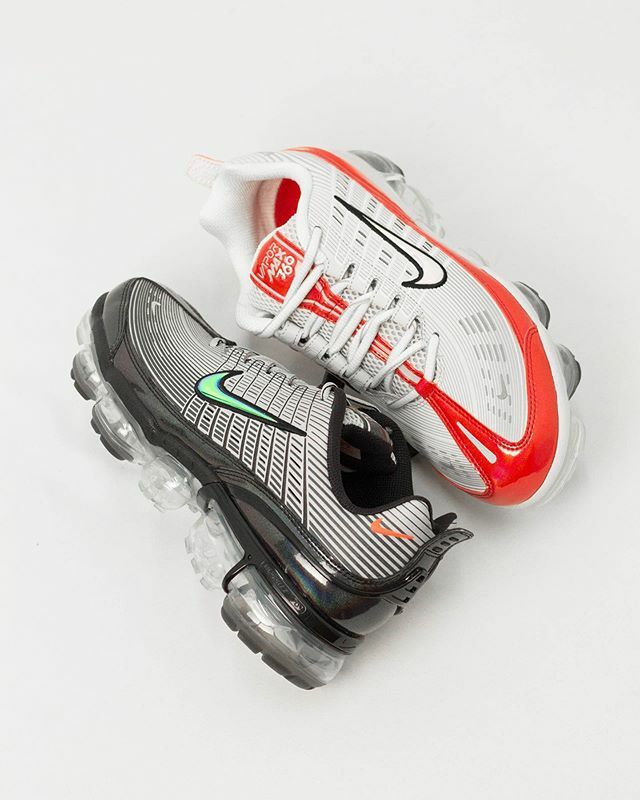 ward9dmv's tweet photo. The past meets the future on the Nike Air Vapormax 360. Available now in both “Vast Grey” and “Metallic Silver” in-store .
.
.
.
.
.
.
#sneakerheads #sneakers #sneakerhead #kicks #nike #sneaker #kickstagram #kicksonfire #nicekicks #acreativedc #instakick… https://t.co/stGItZfV8l https://t.co/IAEu3S5lhc