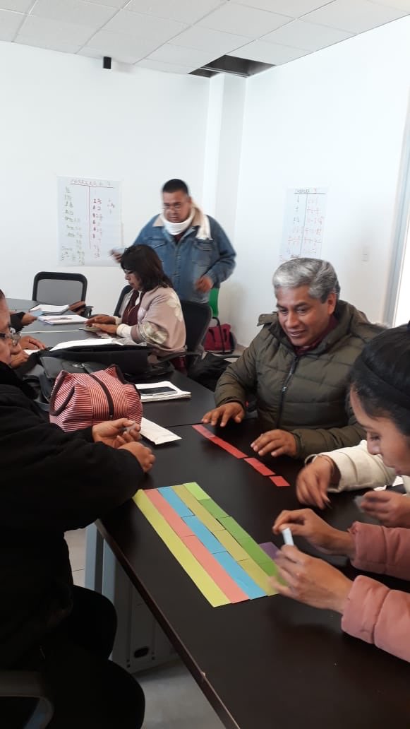 Para favorecer los procesos de enseñanza, mediante juegos y material manipulable, ayer se realizó el taller “Resolución de Problemas que Implican Fracciones”, dirigido a docentes de Telesecundarias, Sector Tula.