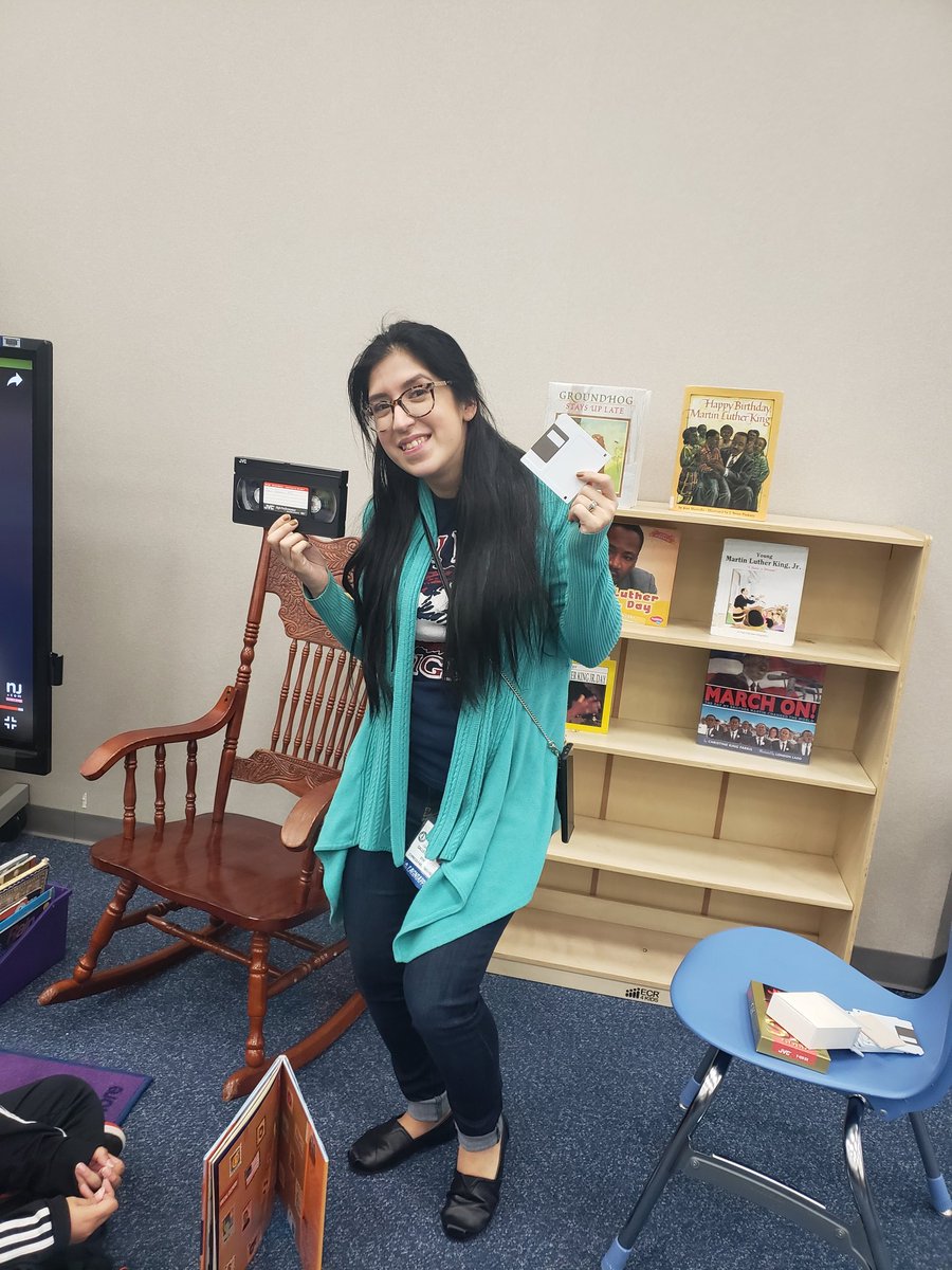 ThomasNijia's tweet photo. When the reading lesson turns into a "back in the day, we used to use a VHS and floppy discs" lesson. @CaroLegos87 is the best! https://t.co/AsGmaUTCwe