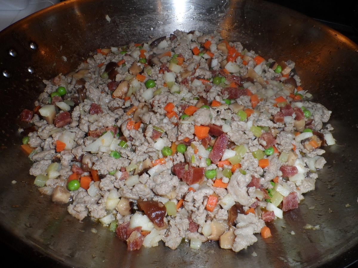 JLuckyLotus's tweet photo. Still trying to perfect those lettuce wraps for tonight's People's Day/Everybody's Birthday dinner #FoodBlogFriday #foodblog #foodbloggers #LunarNewYear - https://t.co/cfx4YP974a https://t.co/JbVH4unCev