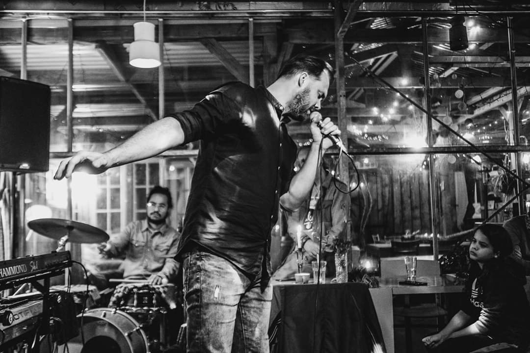 'Tuinkamer van Jaap' <a href="/HetVeerkwartier/">Het Veerkwartier</a> with the boys.!! Big thnx to all who showed up🙏🏽 #hadablast #bosaris #singerofsoul #childoffunk #soldieroftherevolutionaries #livingforlove #believerinlight
📷Jaap Kroon Fotografie