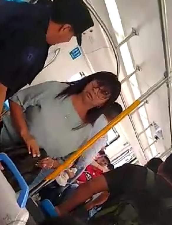 Porque sos una mala persona:
Pateaste al pobre perro que viajaba en el vagón de tren. Un chico defendió al perro y se insultaron y vos lo llamaste violador? Al chico lo bajó la policía junto con el perrito.
Estás contenta?
Estás  muy mal!