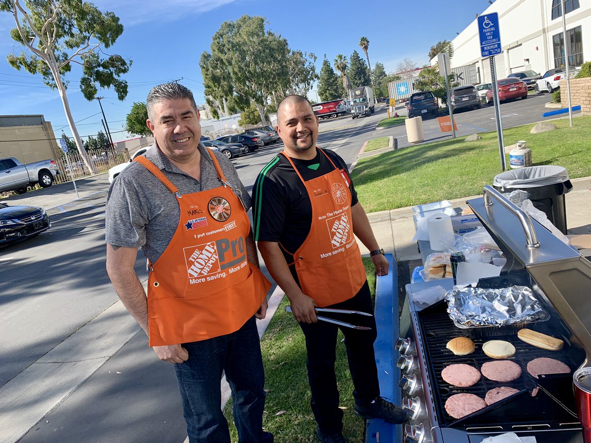 Steven_Z_HR's tweet photo. It’s Grillin’ time at Commerce Home Depot Pro! Thanking all of our associates for everything they do. Good food and chatting up Super Bowl excitement! #TheHomeDepot #HomeDepotPro #THDpro #THDhr #ONEHomeDepot #ONESupplyChain #myTHDhr #AssociatesFirst https://t.co/xcs60y245n
