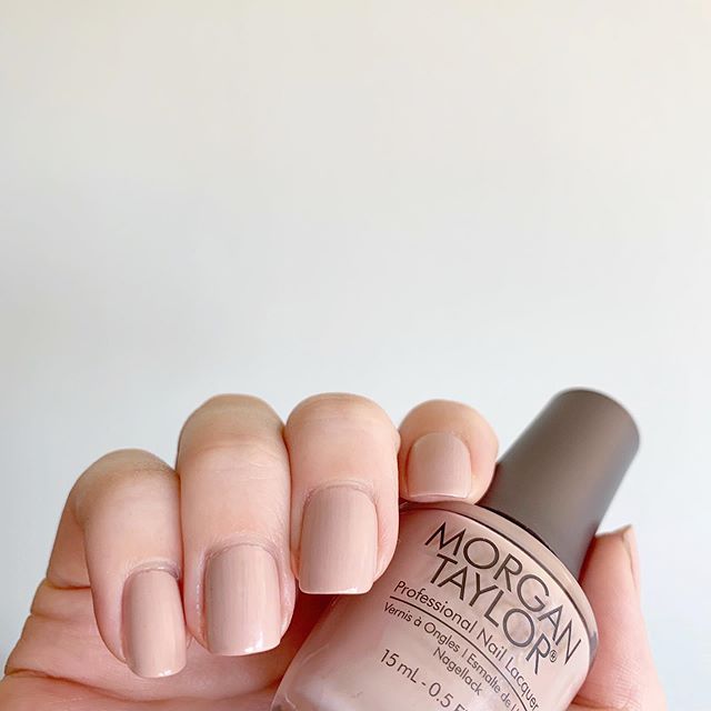 MTMorganTaylor's tweet photo. A little matte never hurt anyone! Nails by @simplyglamnails #MorganTaylor #ChampagneandMoonbeams #DancingAndRomancing https://t.co/6tZTXZmgbu