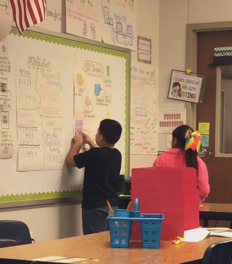 hartbernardino's tweet photo. I LOVE seeing my students utilize every single resource available when answering questions! The more they interact with them, the more they will memorize and learn them. 🔽⏺⏹ #bellbears #fw2 @belltylerisd @tylerisdlearn @TylerisdEleMath https://t.co/WN0vTImGwT