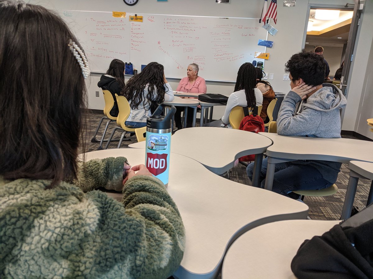 MrBaileyCreates's tweet photo. @AvalosPTECH teacher training pathway scholars meeting with our industry mentors as part of @MomentumEducat1 #college #career Friday. #wisdom being shared today! @delpilardiana72 @RoseAvalos1 #MrFoody #MsHouston #future #learning https://t.co/SgWISJIyvf