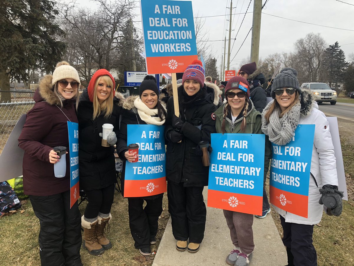 MsSellers3S's tweet photo. Today is the day we fight for our kids. #cutshurtkids #etfo #etfostrong #hwdsb #bellmoore #classsizematters https://t.co/A5jmP86qTy