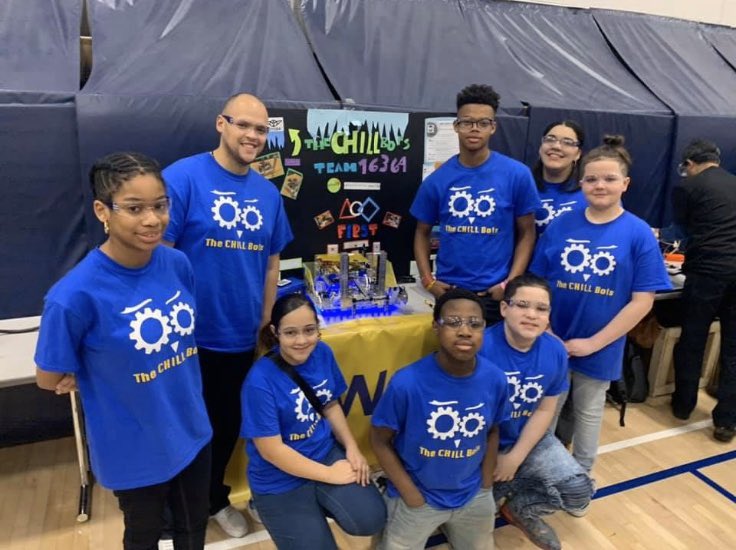 MilnerMiddle's tweet photo. Introducing the Milner Chill Bots. Our robotics team participated in their first competition last weekend and did an awesome job. We are so proud of them! #qualityafterschoolprograms #STEM @CCAOH https://t.co/HcCw6186MB