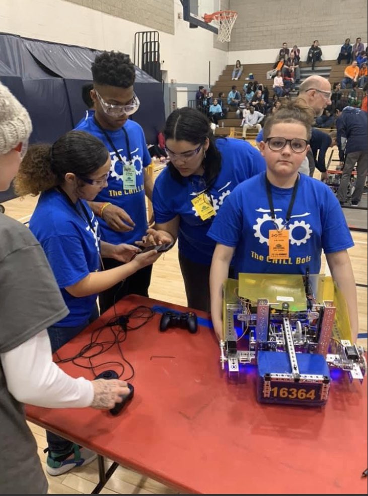 MilnerMiddle's tweet photo. Introducing the Milner Chill Bots. Our robotics team participated in their first competition last weekend and did an awesome job. We are so proud of them! #qualityafterschoolprograms #STEM @CCAOH https://t.co/HcCw6186MB