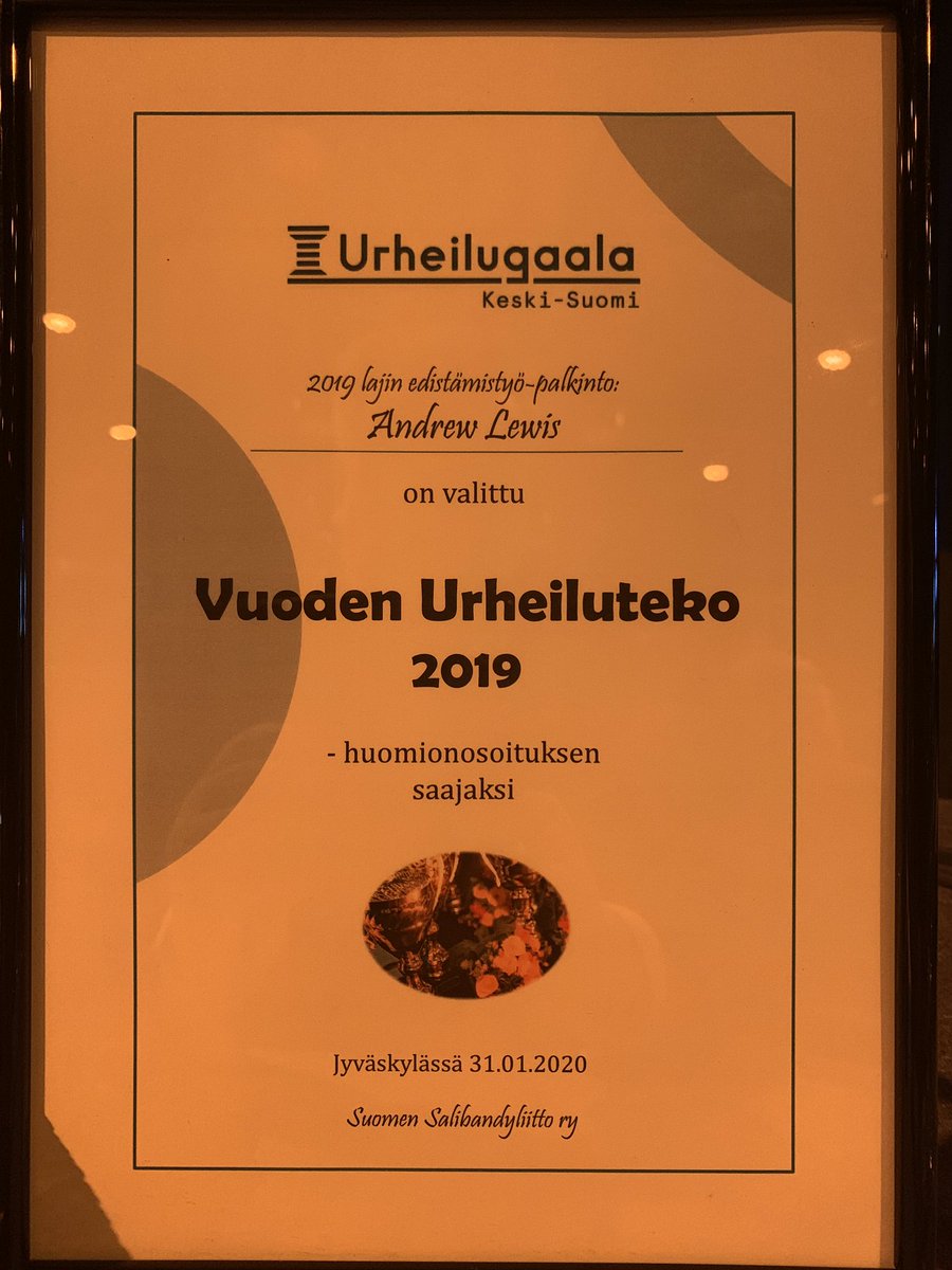 kessetry's tweet photo. Andrew Lewis palkittiin lajin edistämistyö-palkinnolla tänään Keski-Suomen Urheilugaalassa. #salibandy #referee https://t.co/OrcSRuFz81