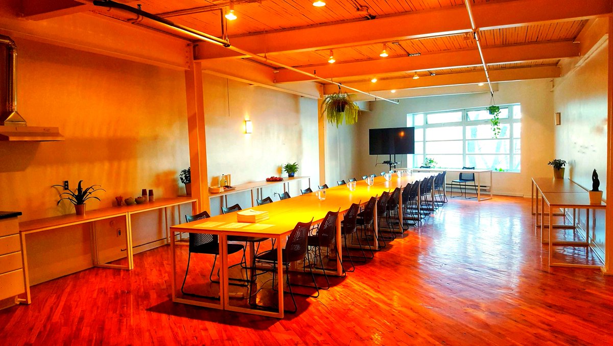 Anomaly_MTL's tweet photo. We have fresh conference suites in the Mile End, perfect for seminars, classes or meetups! Per hour, day, or even per month. 👩‍🏫🌱_______________________________________________________________

Nos suites conférence sont parfaites pour vos présentations, ateliers ou classes!👩‍🏫🌱 https://t.co/9J58PwihT4
