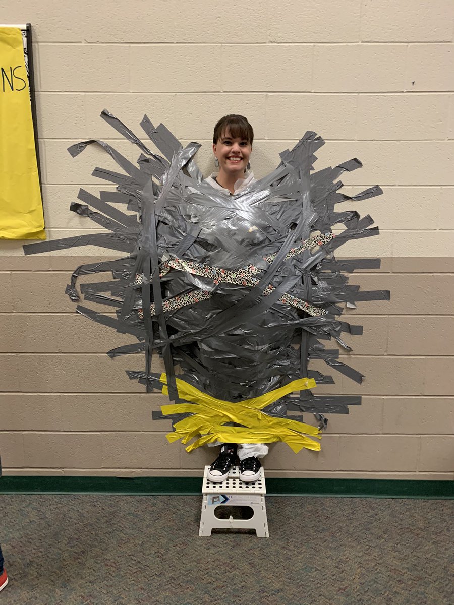 MetcalfNat's tweet photo. When 1st grade wins the canned food drive, we get to tape the principals to the wall! So much fun! #presspride #mymisd https://t.co/TBq2e0BRTY