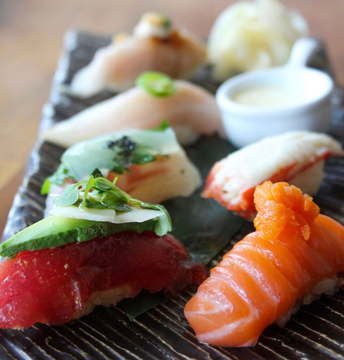 SushiRokuLV's tweet photo. SCORE. 🏈Whether you're rooting for the 49ers or Chiefs, enjoy #SuperBowlSunday with Sushi Roku during our big game happy hour from 2-7 PM! Reserve a table at the link in bio. #SushiRokuLV #SuperBowl #HappyHour https://t.co/BA8KZ2Hqbe