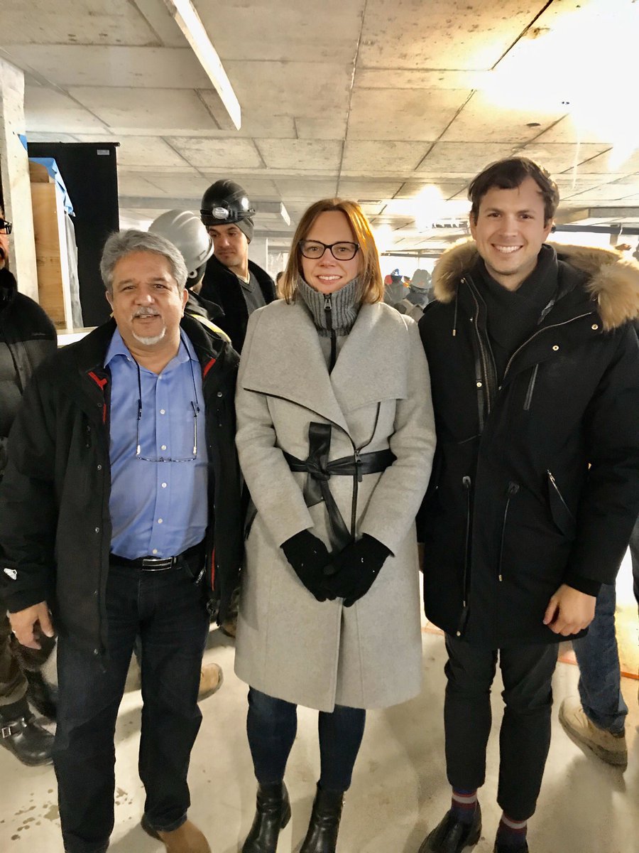 SmartCentres's tweet photo. Today we officially topped off #TransitCity 1&2 in @City_of_Vaughan. Thanks to the crews, @CentreCourtInc & #multiplexconstruction for being such excellent partners on this project.
#SmartVMC #Vaughan #VaughanRising https://t.co/L7PuzAVt2t