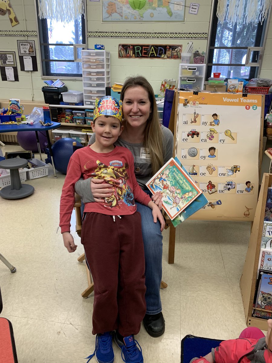 Jennife07654099's tweet photo. Noah’s mom was our Guest Reader today!  (Just 1 day after he became an Independent Reader!!) What a great way to celebrate!! #WeAreChardon #munson #firstgrade https://t.co/5hLrNP0scu